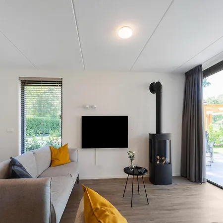 Holiday home In With Garden, Cleaning Included