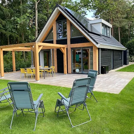 In With Garden, Cleaning Included Lochem